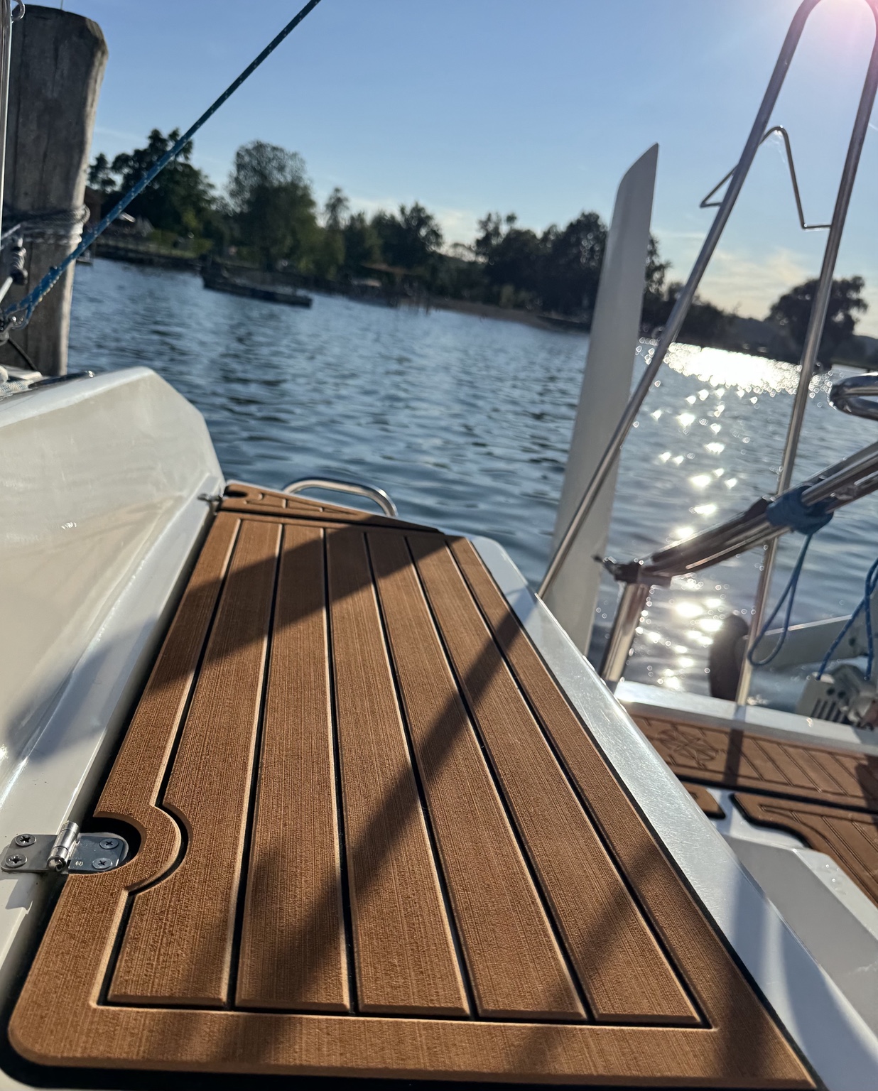 Detailansicht eines strukturierten Velora Decks